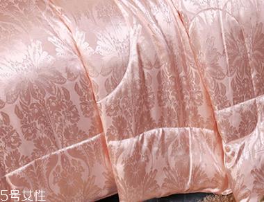 蚕丝被怎么鉴别 5招教你轻松鉴别 蚕丝被怎么鉴别 5招教你轻松鉴别