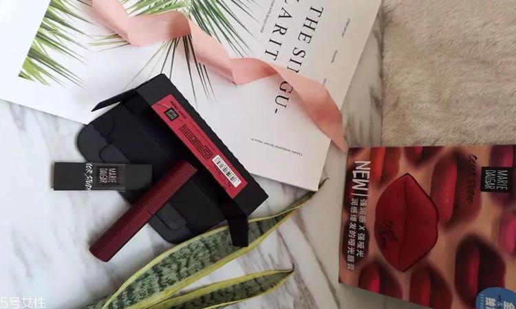 玛丽黛佳222是什么色 玛丽黛佳222和迪奥999对比 玛丽黛佳222是什么色 玛丽黛佳222和迪奥999对比