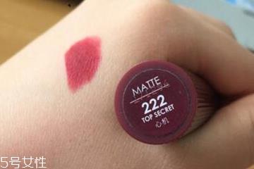 玛丽黛佳222是什么色 玛丽黛佳222和迪奥999对比 玛丽黛佳222是什么色 玛丽黛佳222和迪奥999对比