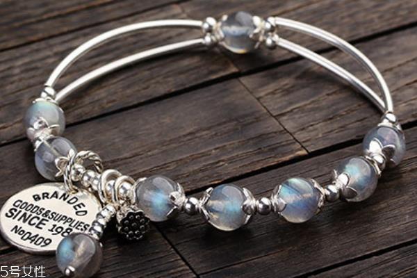 月光石适合什么星座 六月生辰守护石 月光石适合什么星座 六月生辰守护石