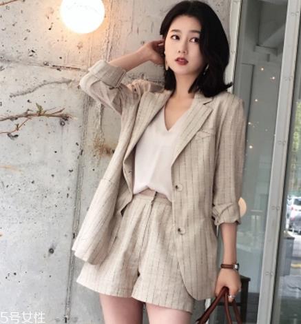 夏季职场女性穿搭 上班再也不苦恼 夏季职场女性穿搭 上班再也不苦恼