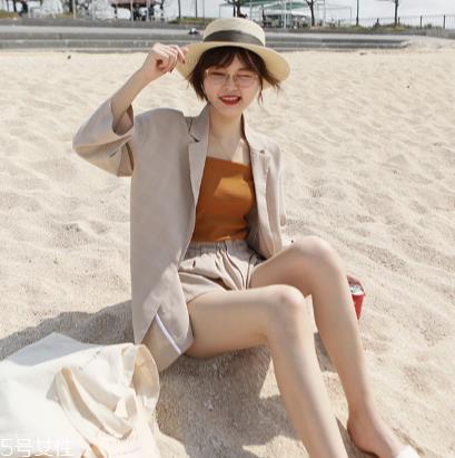 夏季职场女性穿搭 上班再也不苦恼 夏季职场女性穿搭 上班再也不苦恼