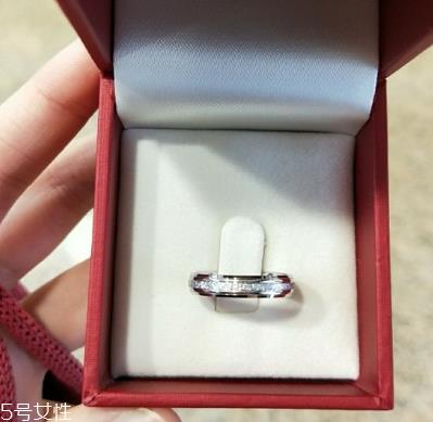 铂金戒指怎么清洗 这几招都可以 铂金戒指怎么清洗 这几招都可以