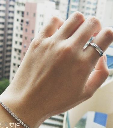 铂金戒指怎么清洗 这几招都可以 铂金戒指怎么清洗 这几招都可以