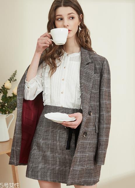 上班族春天怎么穿好看?春季必备的通勤款 上班族春天怎么穿好看?春季必备的通勤款