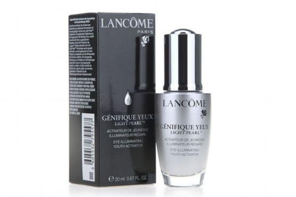 眼部精华和眼霜效果一样吗 眼部精华和眼霜用法相同吗 眼部精华和眼霜效果一样吗 眼部精华和眼霜用法相同吗