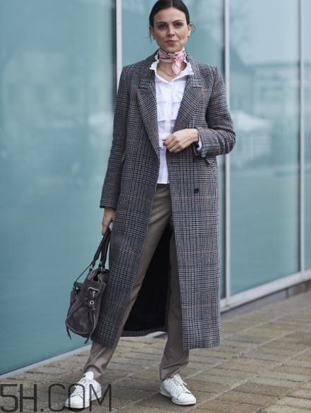 格子大衣里面怎么搭配?格子大衣搭配图 格子大衣里面怎么搭配?格子大衣搭配图