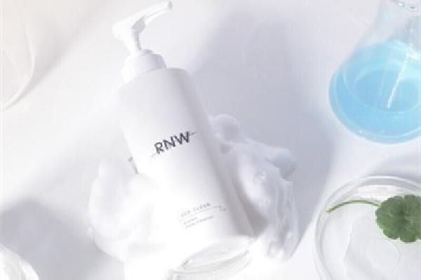 rnw洗面奶有什么用 rnw洗面奶和半亩花田洗面奶哪个好 rnw洗面奶有什么用 rnw洗面奶和半亩花田洗面奶哪个好