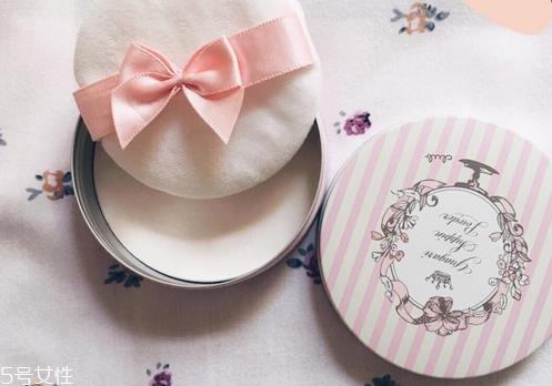 散粉可以代替晚安粉吗 晚安粉是护肤品 散粉可以代替晚安粉吗 晚安粉是护肤品