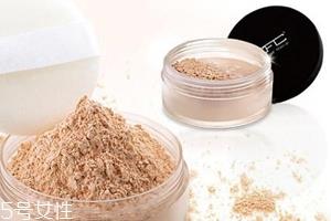 定妆粉用多了会怎么样?妆效厚重不透气 定妆粉用多了会怎么样?妆效厚重不透气