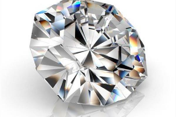 钻石怎么辨别真假 钻石有荧光好还是无荧光好 钻石怎么辨别真假 钻石有荧光好还是无荧光好