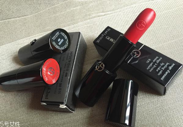 阿玛尼红管501唇釉好看吗 阿玛尼红管501试色 阿玛尼红管501唇釉好看吗 阿玛尼红管501试色