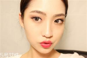 阿玛尼红管501唇釉好看吗 阿玛尼红管501试色 阿玛尼红管501唇釉好看吗 阿玛尼红管501试色