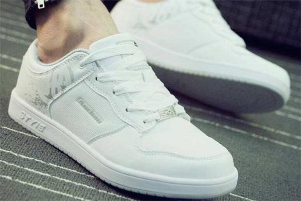 板鞋和运动鞋的区别 这几点要记住 板鞋和运动鞋的区别 这几点要记住