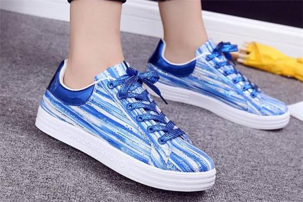 板鞋和运动鞋的区别 这几点要记住 板鞋和运动鞋的区别 这几点要记住