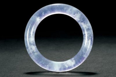 ​玻璃种翡翠有收藏价值吗 玻璃种翡翠和冰种翡翠哪个好