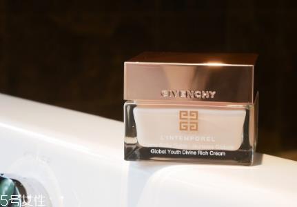 纪梵希面霜适合的肤质 果冻质地超清爽 纪梵希面霜适合的肤质 果冻质地超清爽