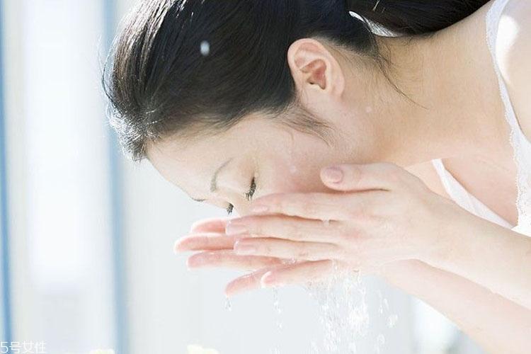 敏感肌可以用神经胜肽吗 这些成分战胜敏感肌 敏感肌可以用神经胜肽吗 这些成分战胜敏感肌