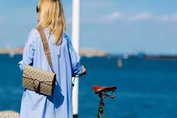 gucci酒神包怎么打开 虎头有玄机 gucci酒神包怎么打开 虎头有玄机