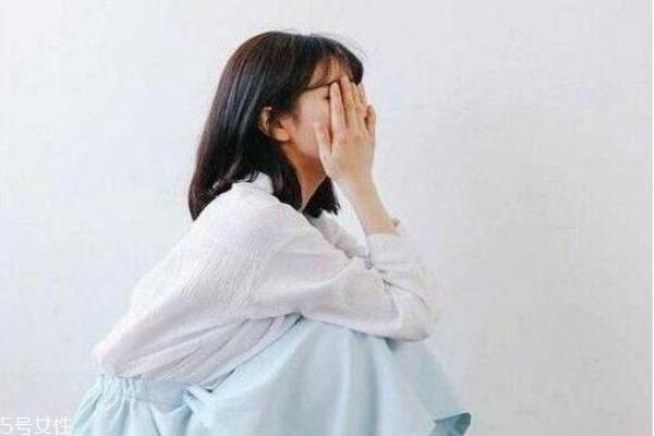 黑茶色好看吗 黑茶色与黑色头发对比 黑茶色好看吗 黑茶色与黑色头发对比