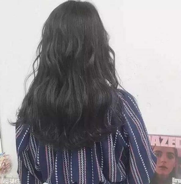 黑茶色好看吗 黑茶色与黑色头发对比 黑茶色好看吗 黑茶色与黑色头发对比