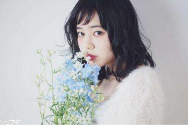 黑茶色好看吗 黑茶色与黑色头发对比 黑茶色好看吗 黑茶色与黑色头发对比