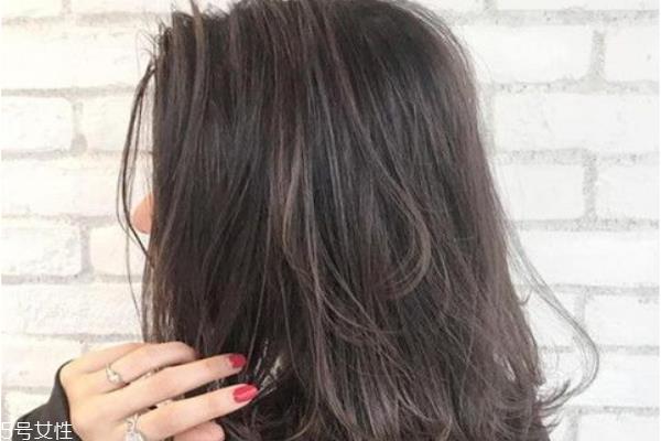 黑茶色好看吗 黑茶色与黑色头发对比 黑茶色好看吗 黑茶色与黑色头发对比