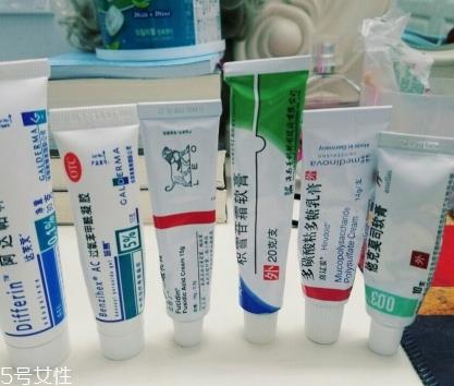 阿达帕林凝胶含激素吗? 阿达帕林凝胶含激素吗?