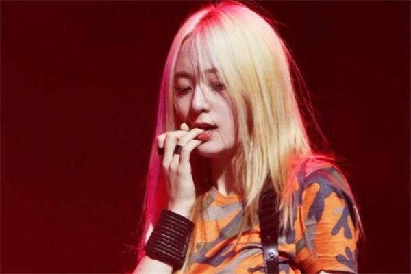 过年染什么颜色头发好看 过年染头发提前多久比较好 过年染什么颜色头发好看 过年染头发提前多久比较好