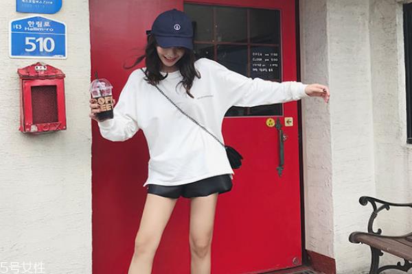 长袖t恤怎么叠 这样更便于收纳 长袖t恤怎么叠 这样更便于收纳