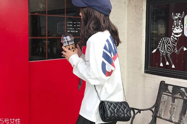 长袖t恤怎么叠 这样更便于收纳 长袖t恤怎么叠 这样更便于收纳