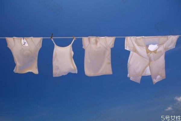 t恤怎么晾晒肩部不变形 t恤晾晒肩部不变形的方法 t恤怎么晾晒肩部不变形 t恤晾晒肩部不变形的方法