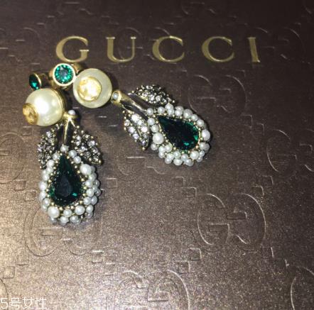 耳环对耳朵有伤害吗?耳环对耳朵有影响吗 耳环对耳朵有伤害吗?耳环对耳朵有影响吗