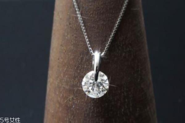 钻石项链回收价格 看钻石品质