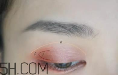 vnk眼影怎么画?vnk眼影教程 vnk眼影怎么画?vnk眼影教程