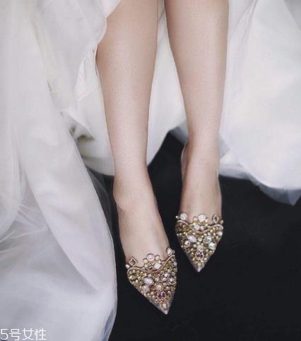 婚鞋一定要红色吗?婚鞋的颜色讲究 婚鞋一定要红色吗?婚鞋的颜色讲究