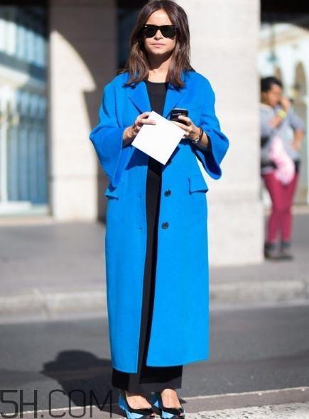 小个子女生能穿大衣吗?小个子女生大衣穿搭技巧 小个子女生能穿大衣吗?小个子女生大衣穿搭技巧