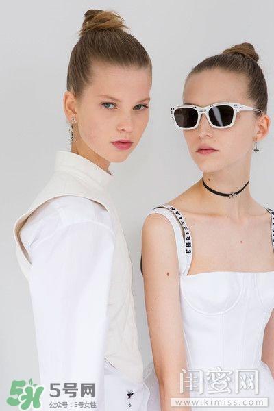 烟熏玫瑰色是什么颜色?烟熏玫瑰色唇膏口红试色 烟熏玫瑰色是什么颜色?烟熏玫瑰色唇膏口红试色