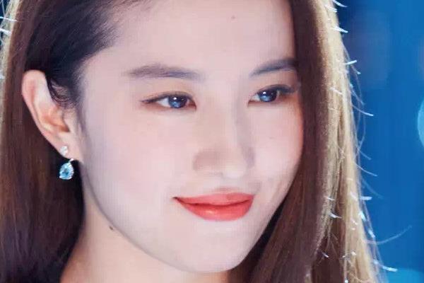 初学化妆怎样画眼影 牢记三不要原则 初学化妆怎样画眼影 牢记三不要原则