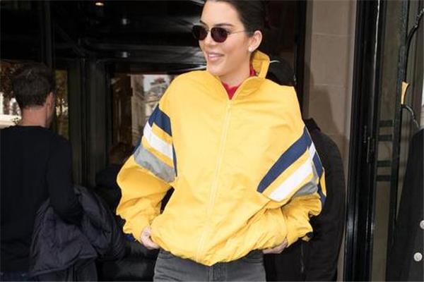 防风衣什么颜色好看 什么颜色的防风衣时髦 防风衣什么颜色好看 什么颜色的防风衣时髦