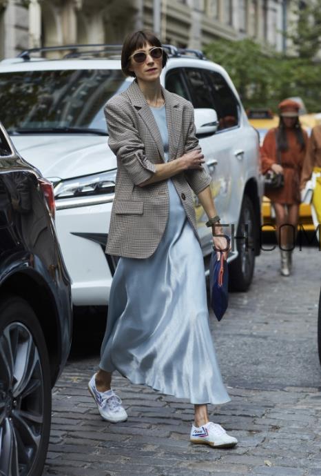 西装配运动鞋好看吗?西装配运动鞋怎么穿? 西装配运动鞋好看吗?西装配运动鞋怎么穿?