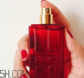 伊丽莎白雅顿红门香水适合什么年龄? 伊丽莎白雅顿红门香水适合什么年龄?