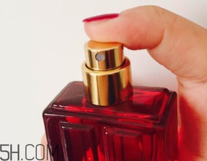 伊丽莎白雅顿红门香水适合什么年龄? 伊丽莎白雅顿红门香水适合什么年龄?