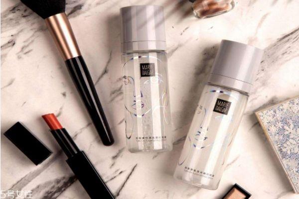 定妆喷雾在化妆的哪一步使用 定妆喷雾的使用步骤