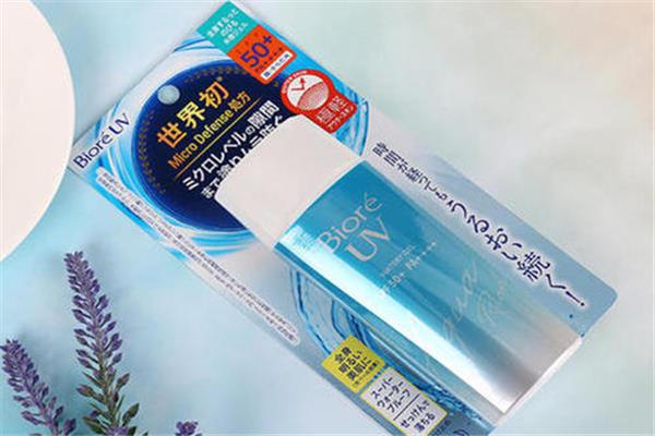 碧柔防晒霜和安耐晒金瓶哪个比较好 碧柔防晒霜怎么辨别真假 碧柔防晒霜和安耐晒金瓶哪个比较好 碧柔防晒霜怎么辨别真假