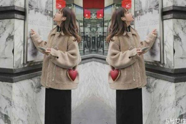 羊羔毛是真毛吗 羊羔毛是什么面料 羊羔毛是真毛吗 羊羔毛是什么面料