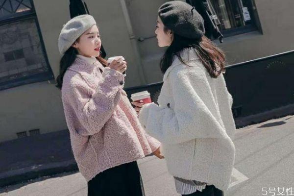 羊羔毛是真毛吗 羊羔毛是什么面料 羊羔毛是真毛吗 羊羔毛是什么面料