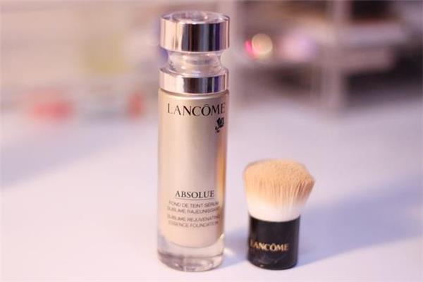 兰蔻菁纯粉底液适合什么肤质 菁纯粉底液和气垫哪个好用 兰蔻菁纯粉底液适合什么肤质 菁纯粉底液和气垫哪个好用