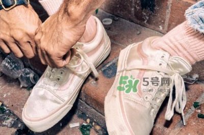 opening ceremony与vans联名帆布鞋多少钱_哪几款颜色?