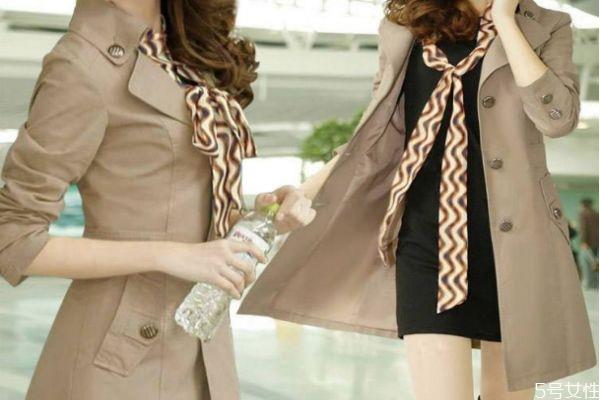 风衣可以怎么搭配裤子 风衣的搭配方法有什么 风衣可以怎么搭配裤子 风衣的搭配方法有什么